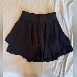 NEW - SIZE 2 Lululemon Athletica Black Athletic Skirt with built in spandex